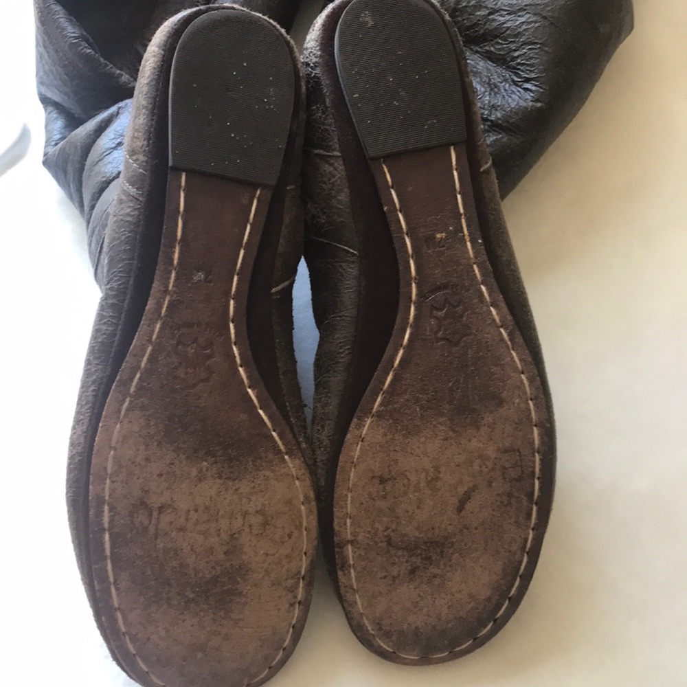 Boots - Picture 3 of 5